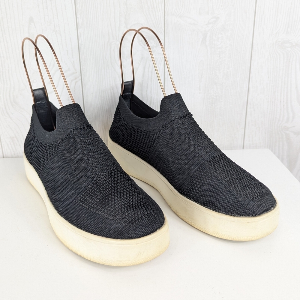 Steve Madden Women's Size 7.5 Beale Slip-on Sneakers Black with White Sole Shoes
